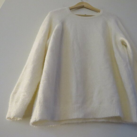 Z SUPPLY Alexa Eyelash Sweater in Vanilla Ice Neutral Lounge Soft - Size L - Picture 9 of 15